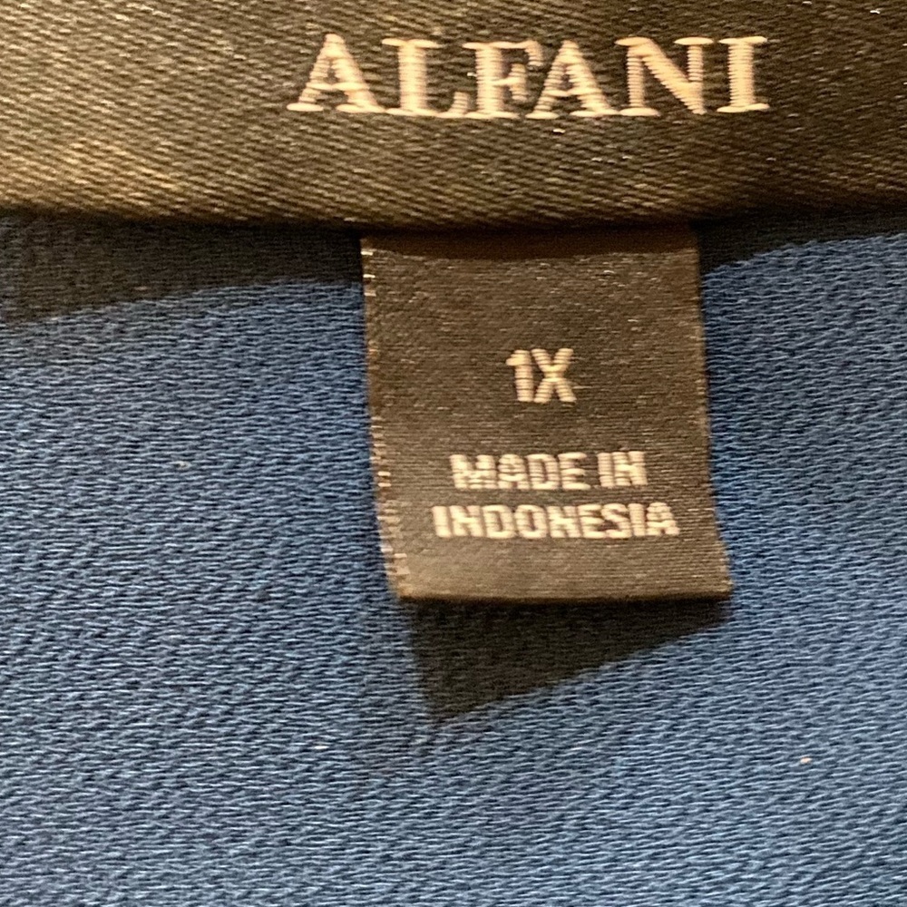 Alfani Faux Wrap V-Neck Blouse with Attached Tank Top, Size 1X - Picture 7 of 8